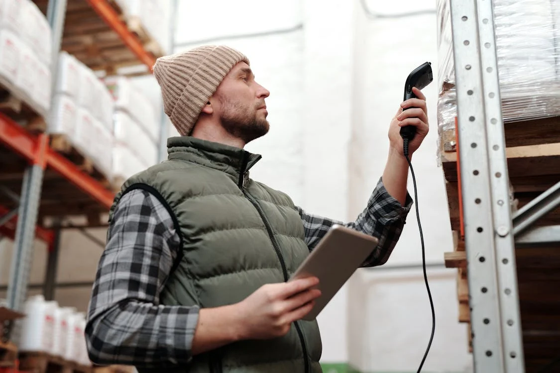 Developing a Unified Interface for RFID and Barcode Device Integration in Android Applications
